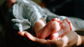 Ayakları Üşüyen Bebek Nasıl Giydirilmeli